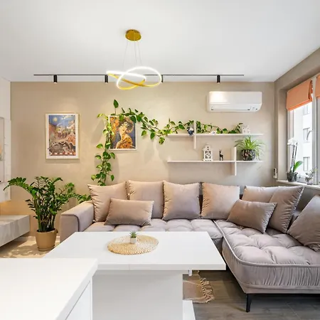 Your Stylish 1br With Private Parking Filibe