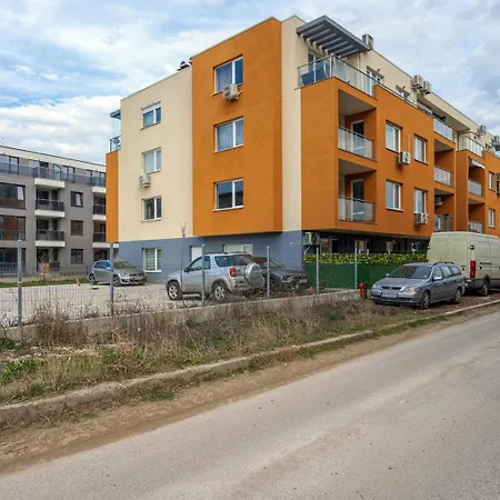 Your Stylish 1br With Private Parking *